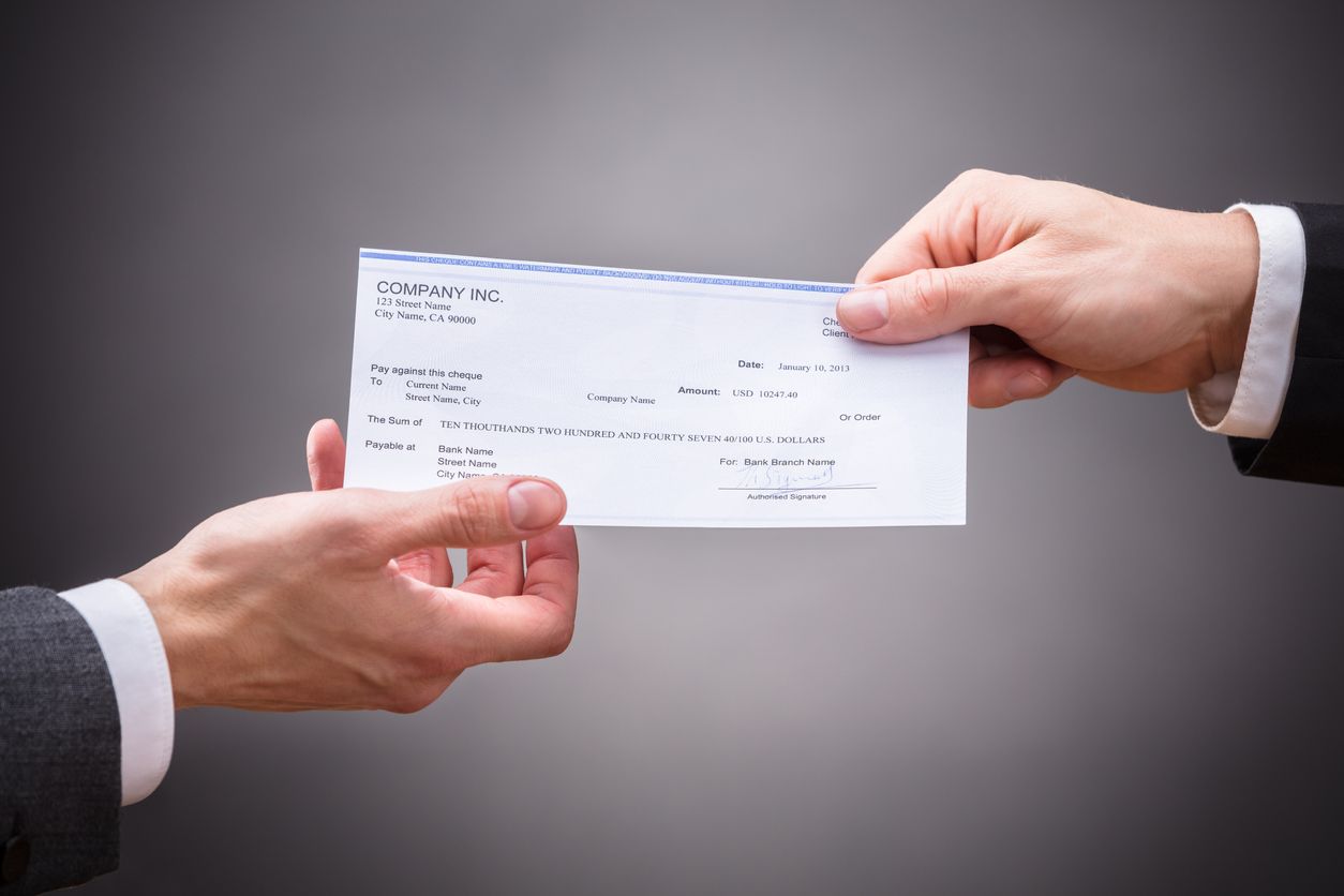 Como certificar un cheque