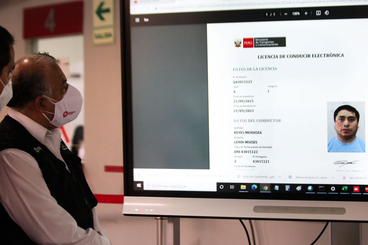 Tramite de licencia por internet